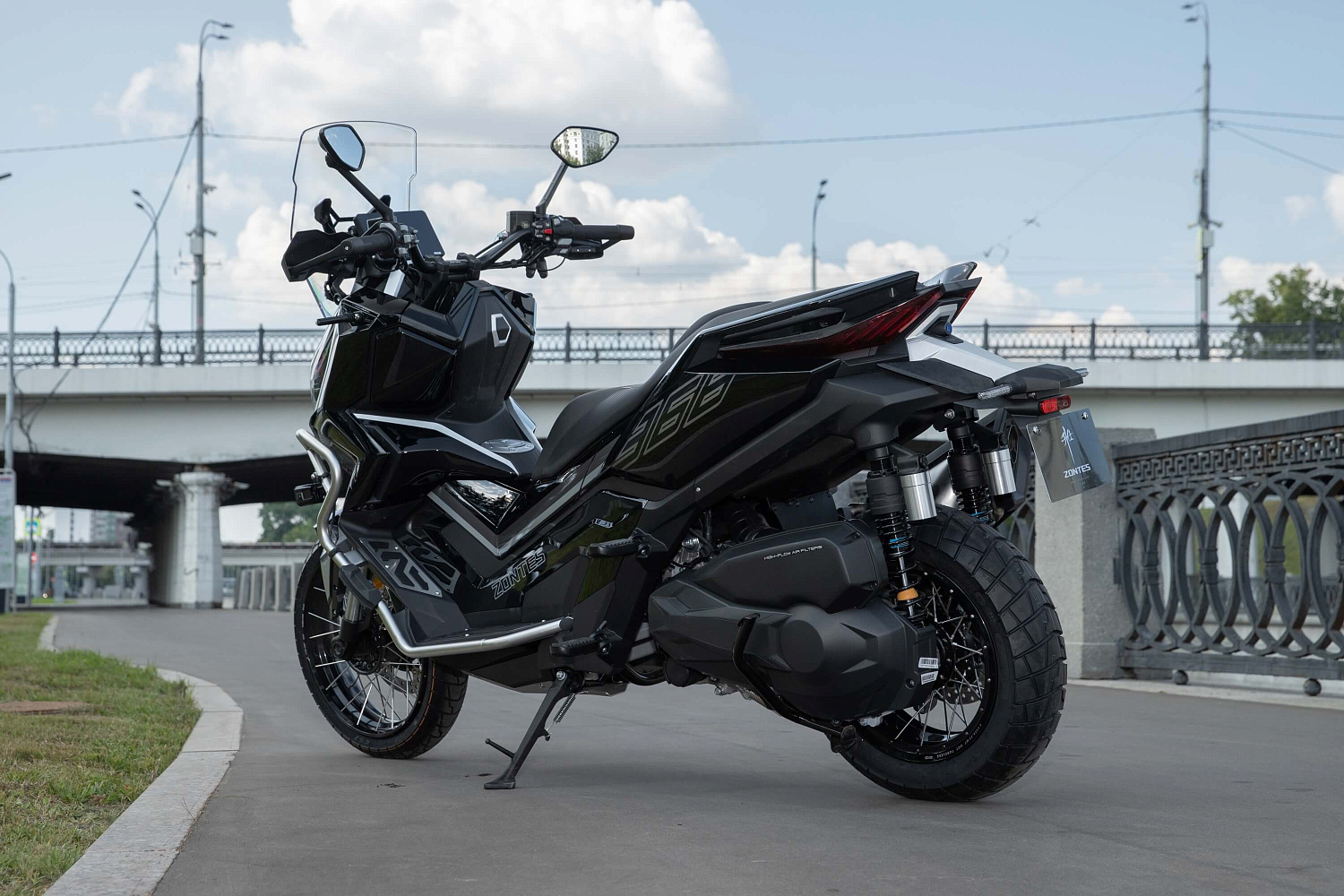 Максискутер ZONTES ZT368-G 17/14