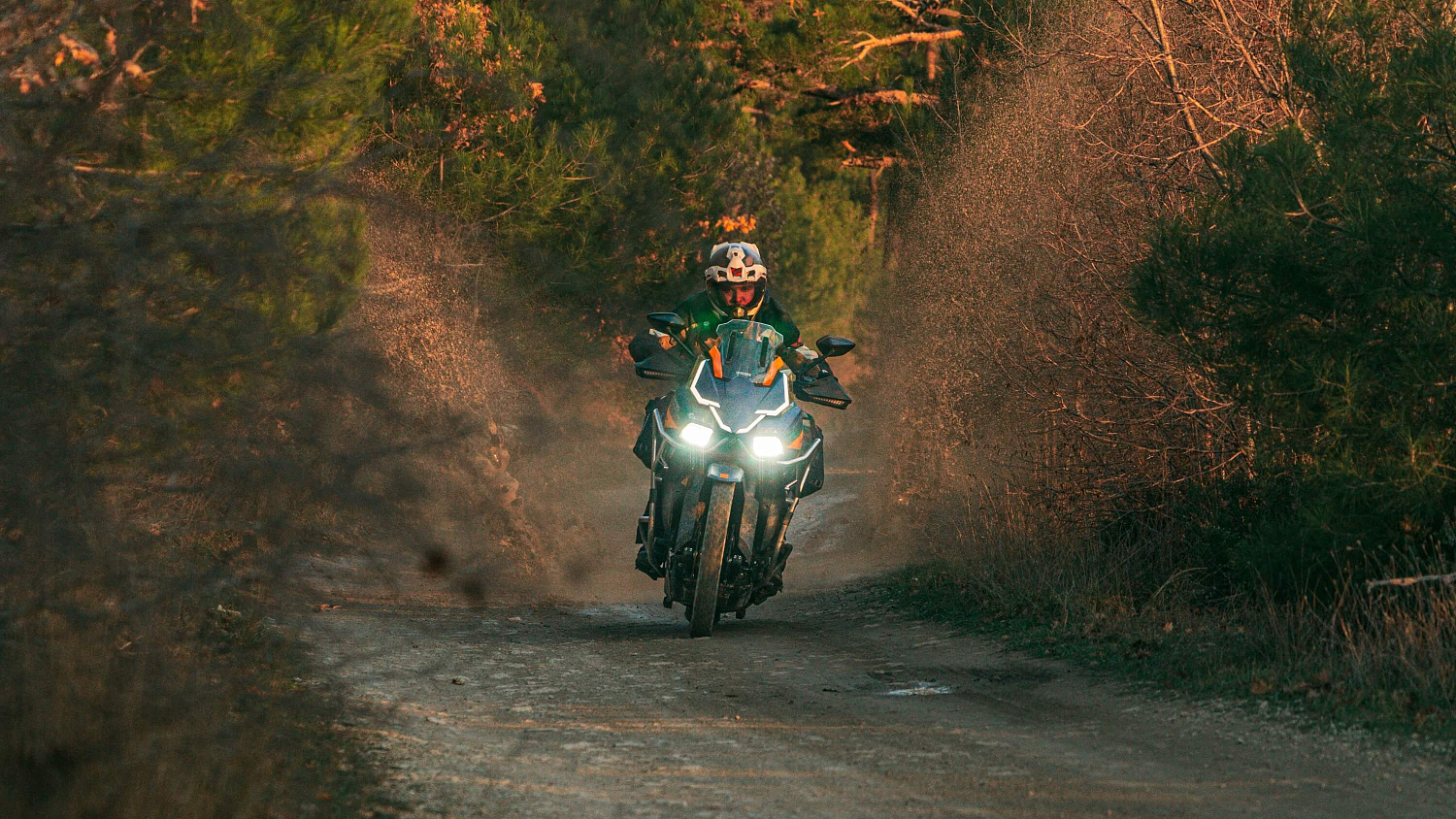 Мотоцикл ZONTES ZT703-F TOUR 21/18