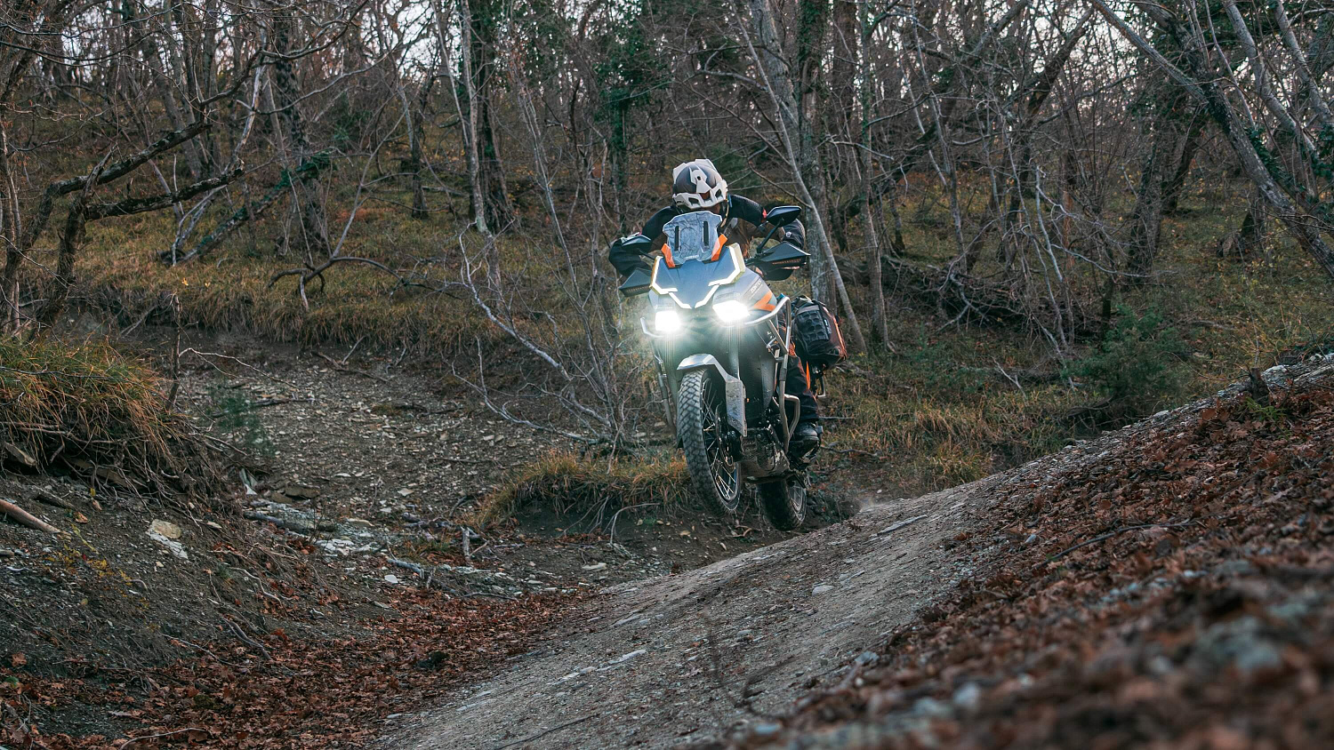 Мотоцикл ZONTES ZT703-F TOUR 21/18