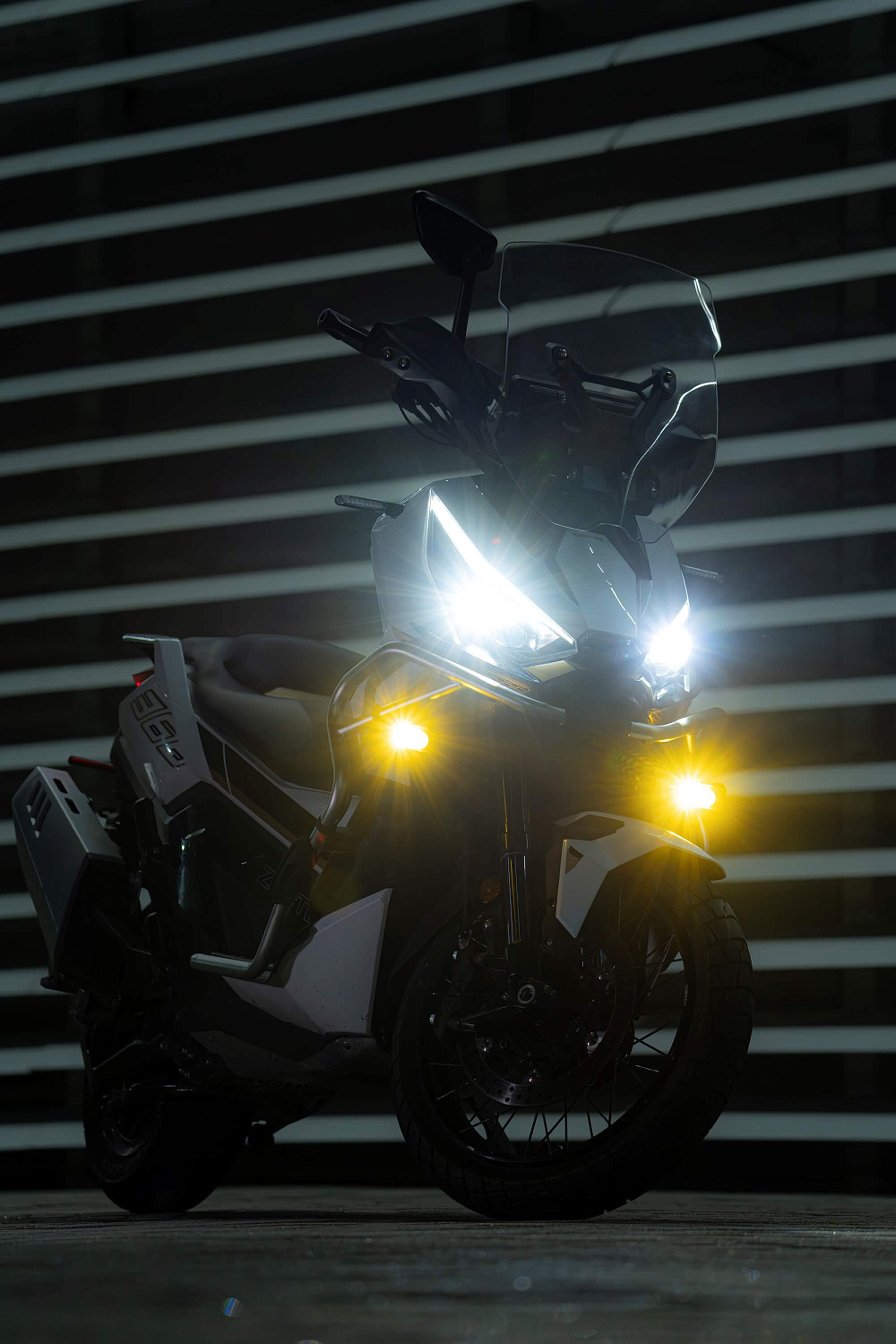 Максискутер ZONTES ZT368-G 17/14